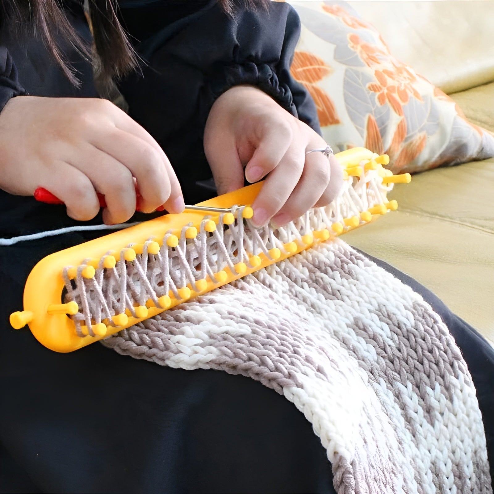 Needle-Free Knitting Loom – Easy, Portable Crafting for Everyone